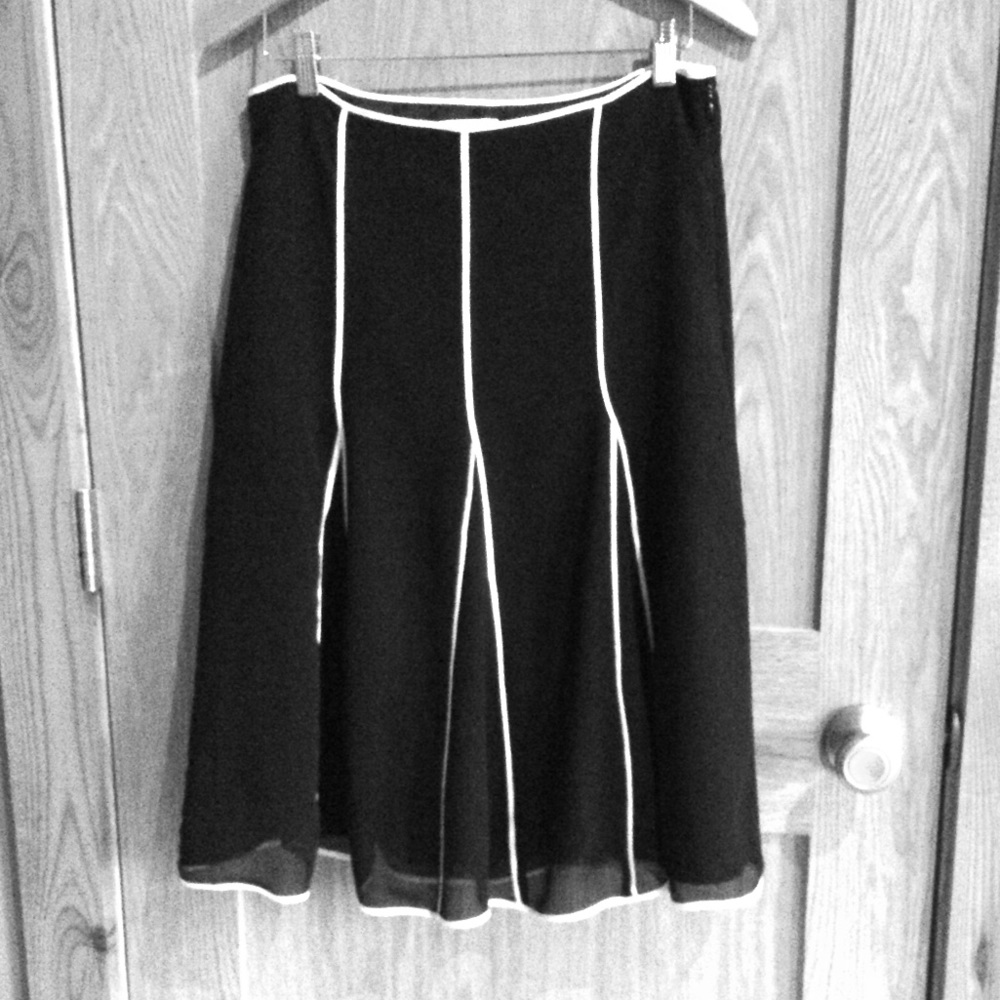 Black and white swing skirt
